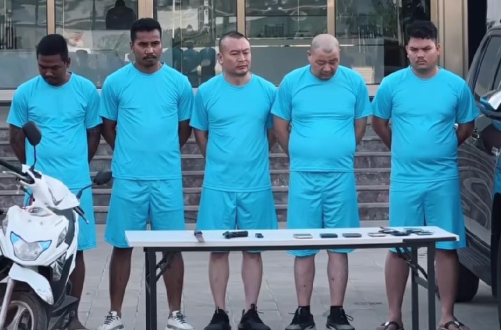  小勐拉服务总厅电话号码16608841777 微信mengla779 QQ 935454545海鸥1164343 公众号：小勐拉服务总厅